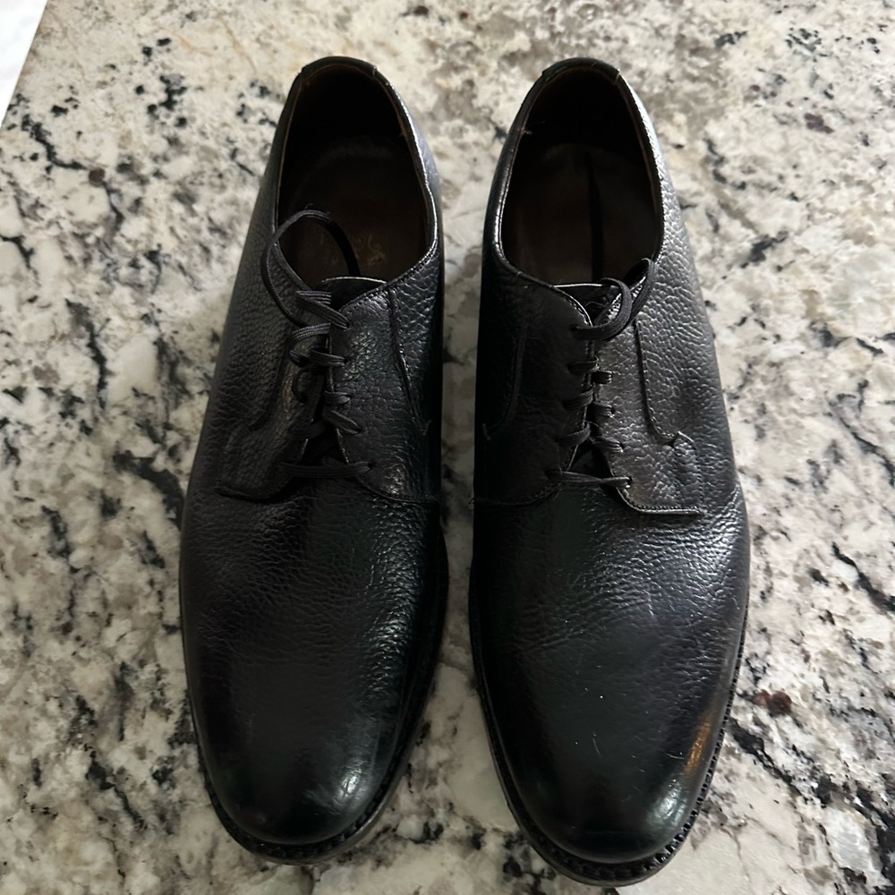 Elegant Black Leather Men's Oxfords
